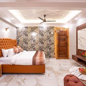 Golden Oak Hotel And Restaurant